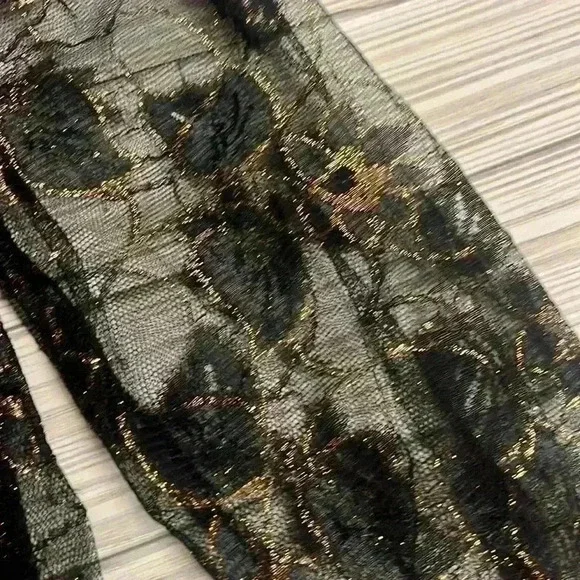 80’s Floral Lace Mesh Button down - Picture 3 of 5